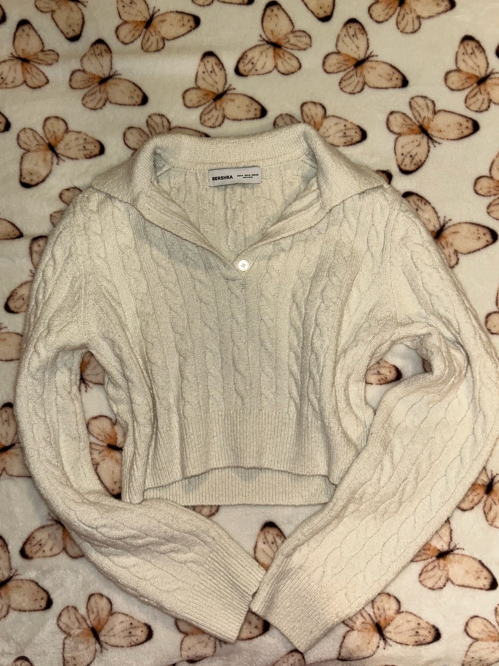 Bershka Cream Cable-Knit Collared Button Cropped Sweater